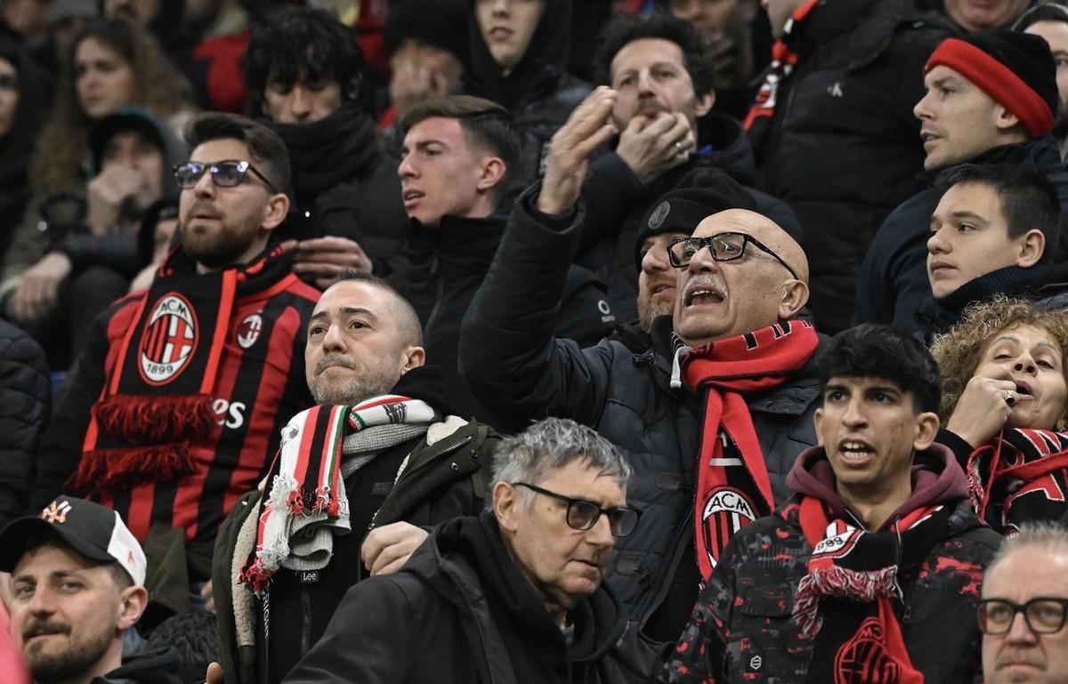 云棋牌游戏-转折点AC米兰更衣室发声，意大利杯窗口期攻防权衡，引发热议，控场能力受关注-云棋牌游戏